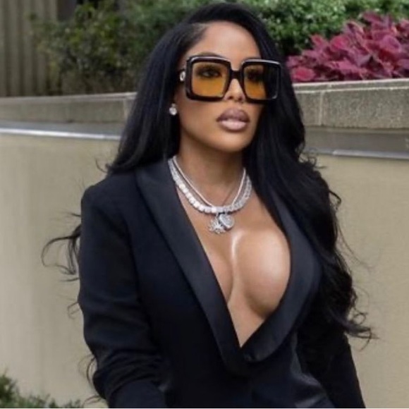 Gucci Accessories - 💯 - NEW  Gucci Eyewear GG0783S oversized square-frame sunglasses